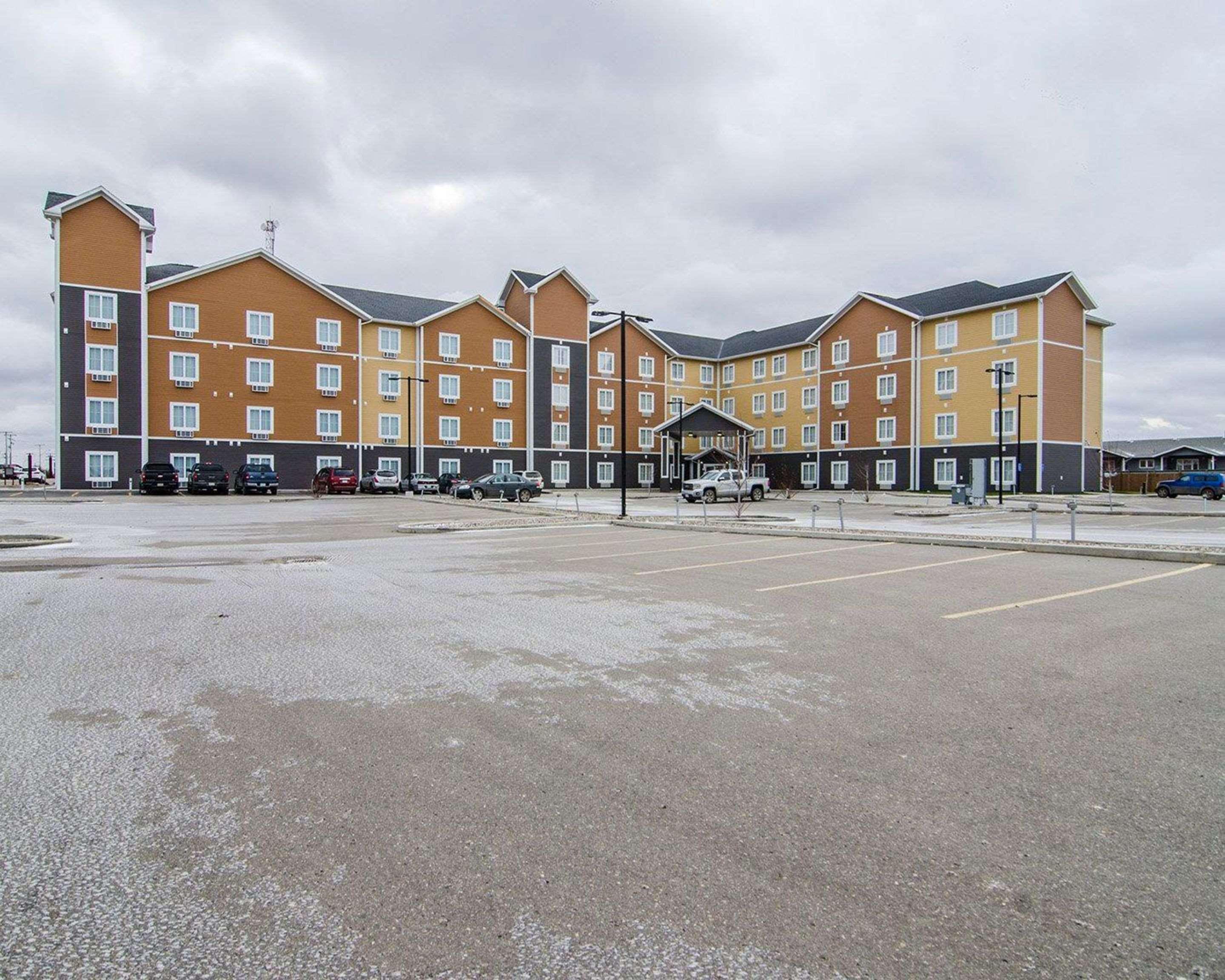 凯艺套房酒店 Estevan 外观 照片