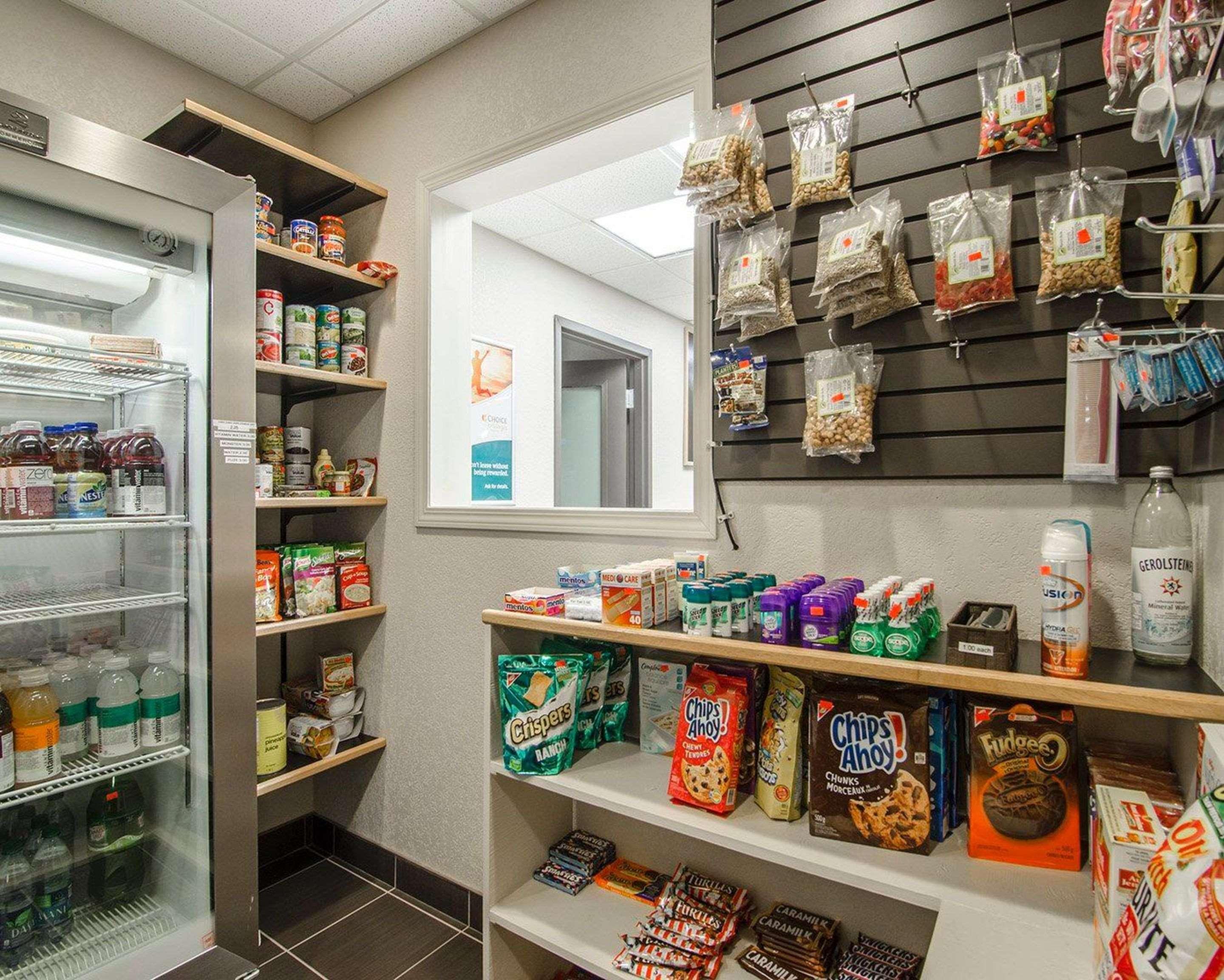 凯艺套房酒店 Estevan 外观 照片